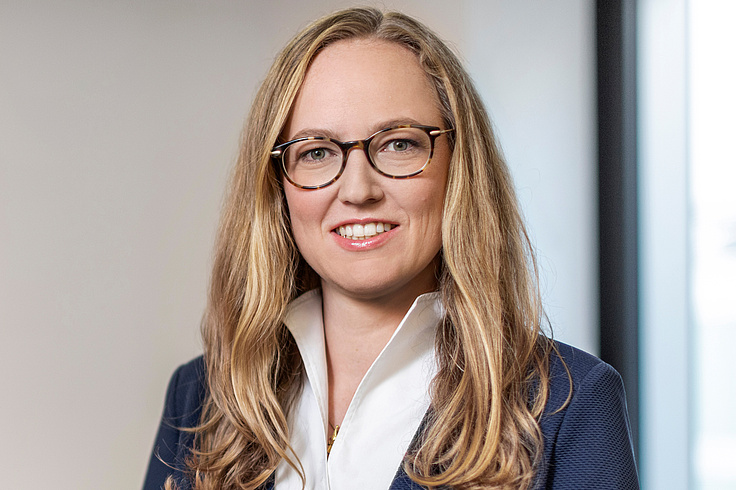 Dr. Julia Herdy